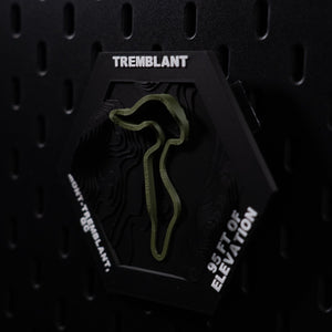Mont-Tremblant hex angled, olive lap in relief with 95 ft of elevation engraved